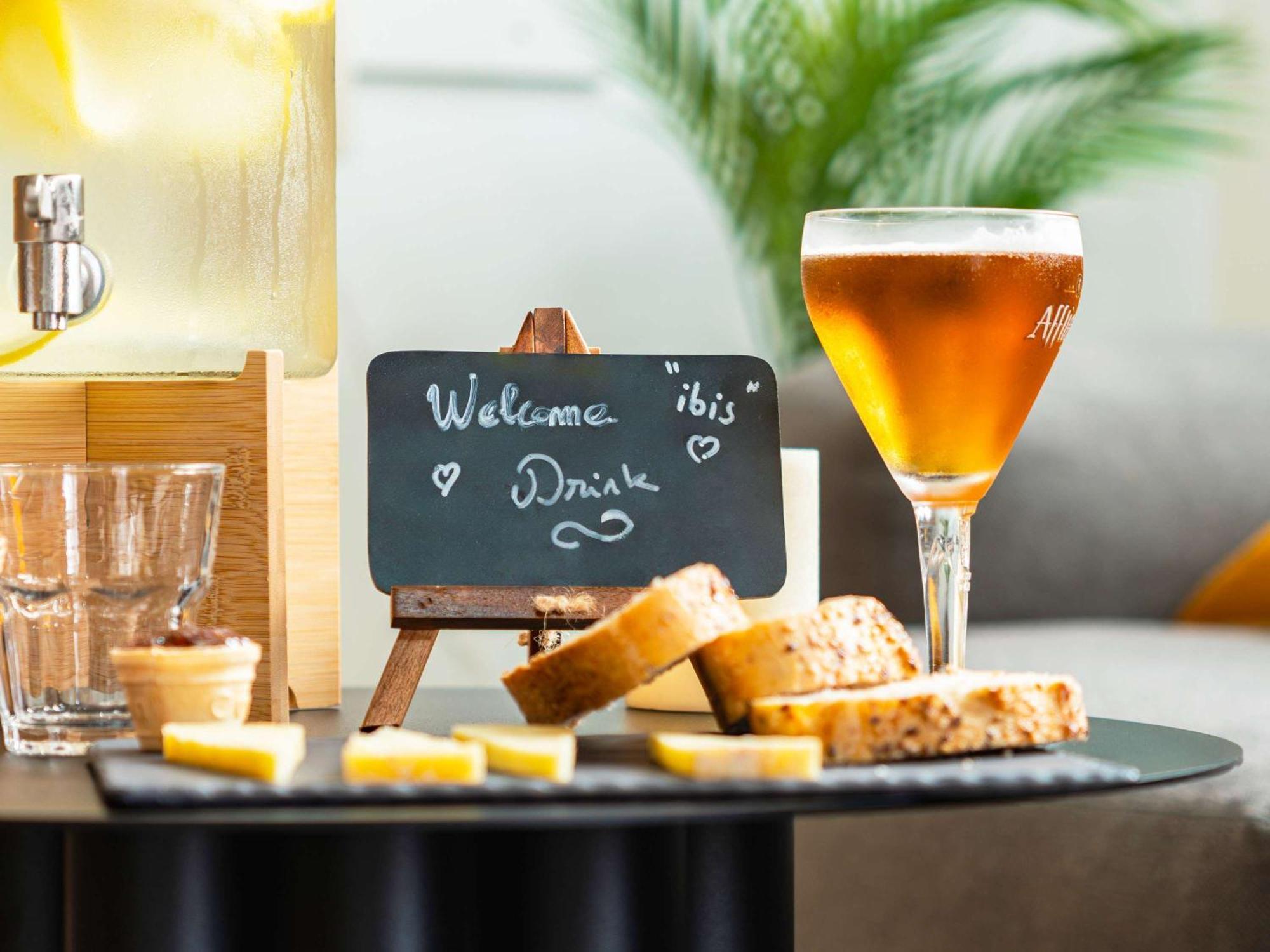 Hotel Ibis Cognac Centre Экстерьер фото